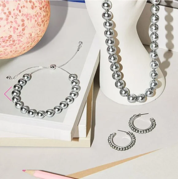 NEW! Pearly Grey Hoop Earrings - Picture 4 of 5